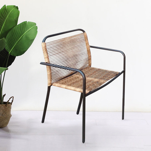 Silla de restaurante cómoda de ratán